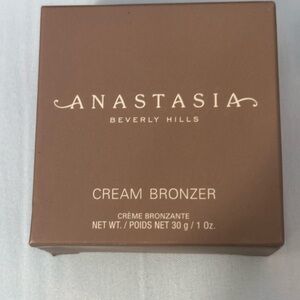 Anastasia Beverly Hills Cream Bronzer